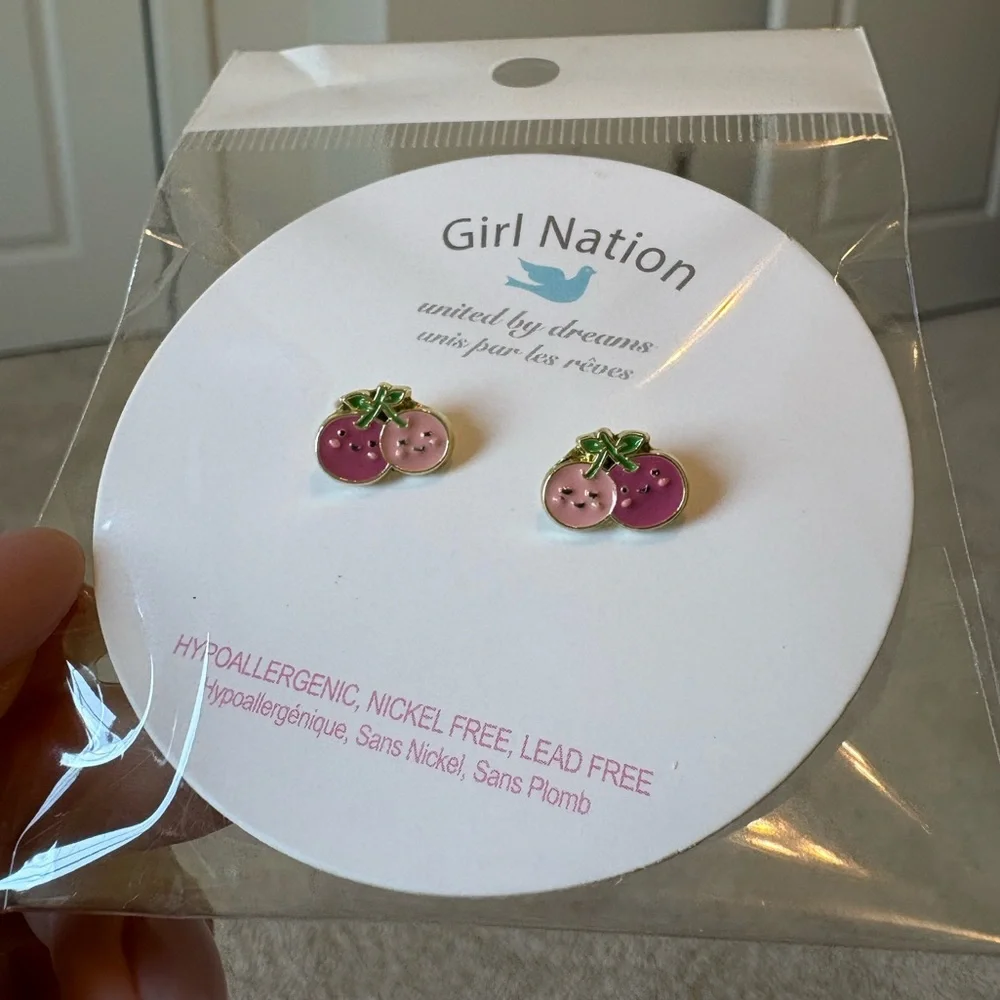Girl Natiom Cherry Stud earrings